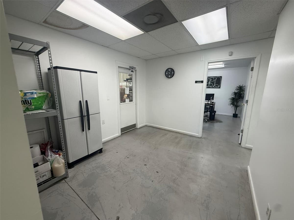 810 25TH AVENUE — photo 10 of 11