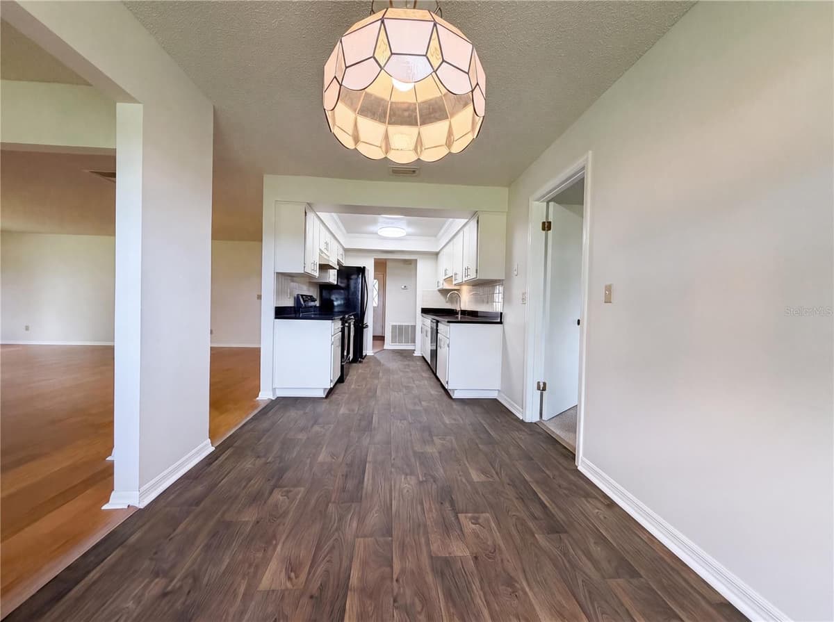 1404 LELAND DRIVE — photo 11 of 25