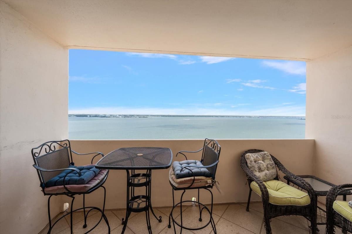 1270 GULF BOULEVARD — photo 16 of 25