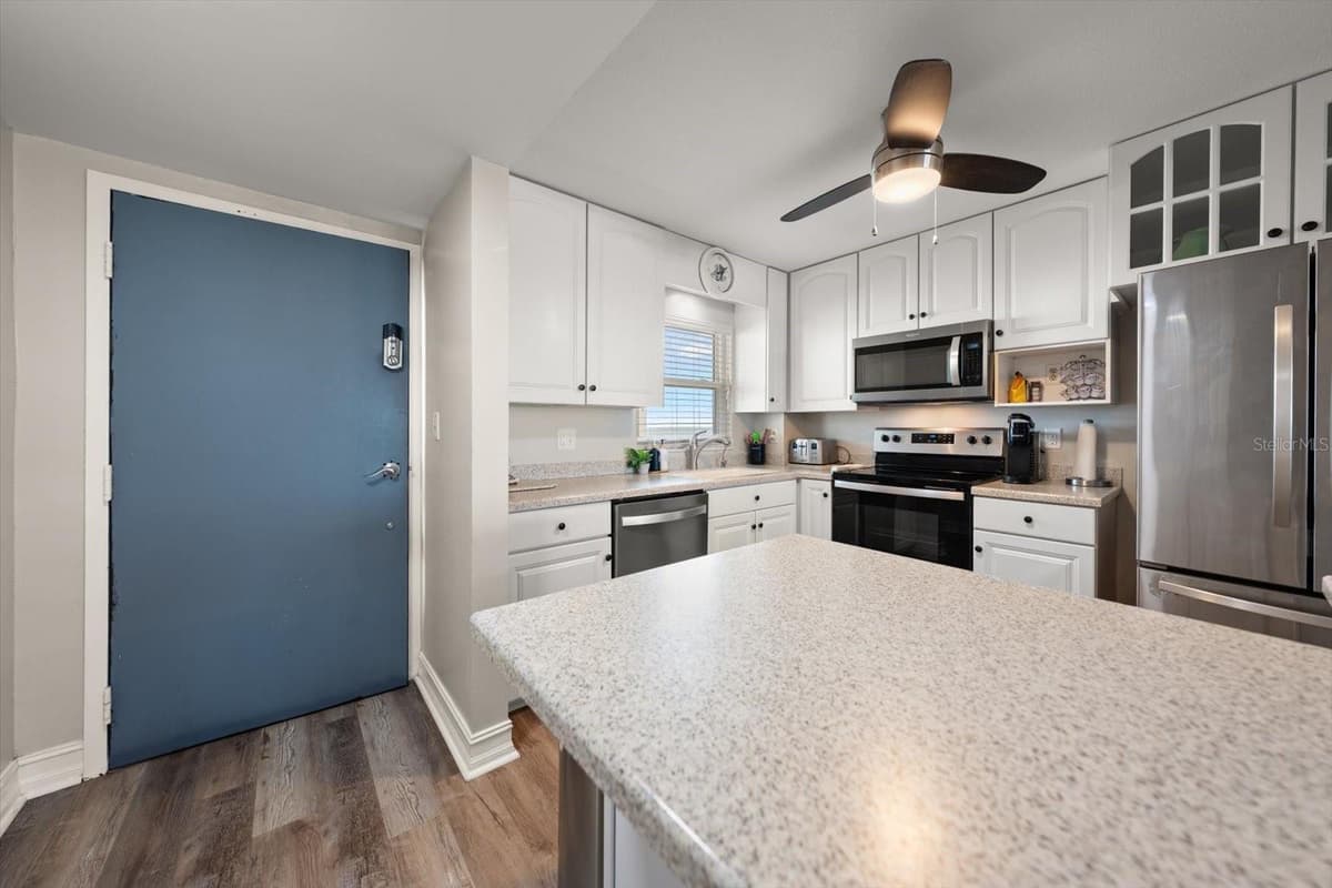 1270 GULF BOULEVARD — photo 4 of 25