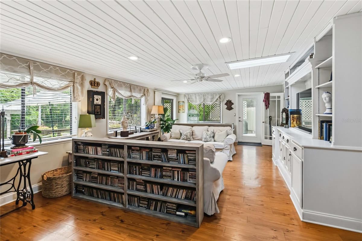 3589 JERICHO DRIVE — photo 14 of 48