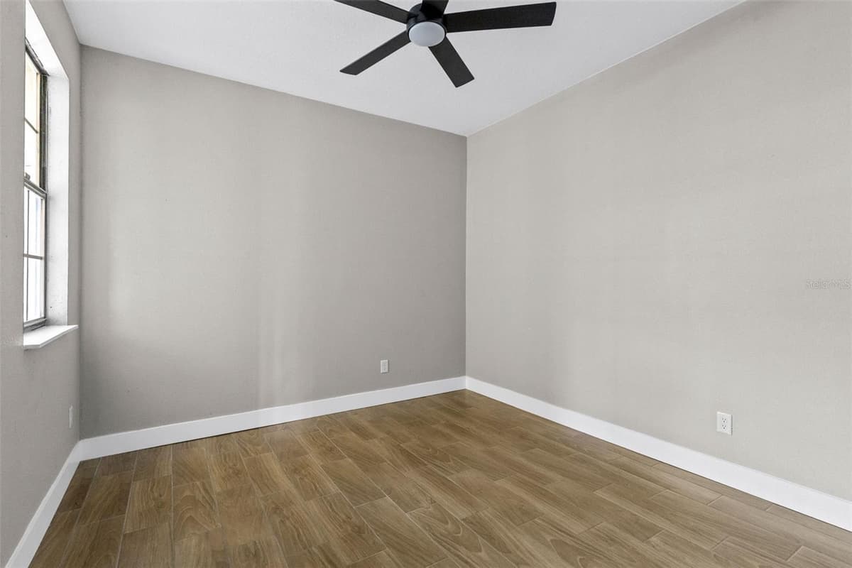 183 CLUB VILLAS LANE — photo 12 of 27