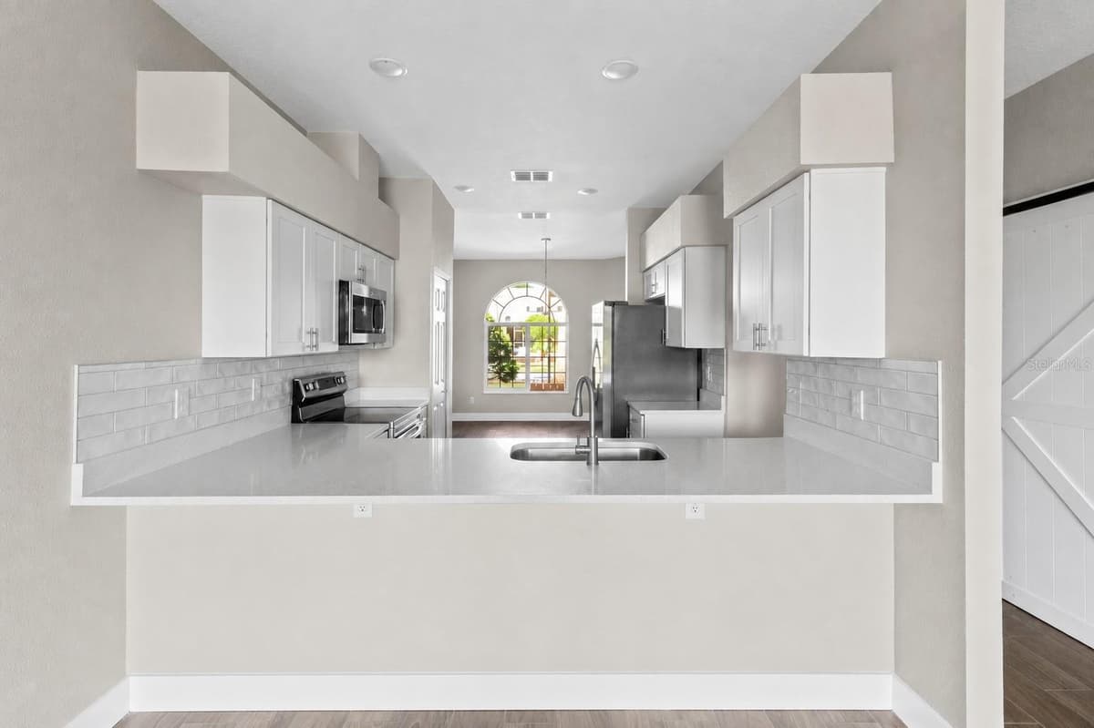 183 CLUB VILLAS LANE — photo 5 of 27