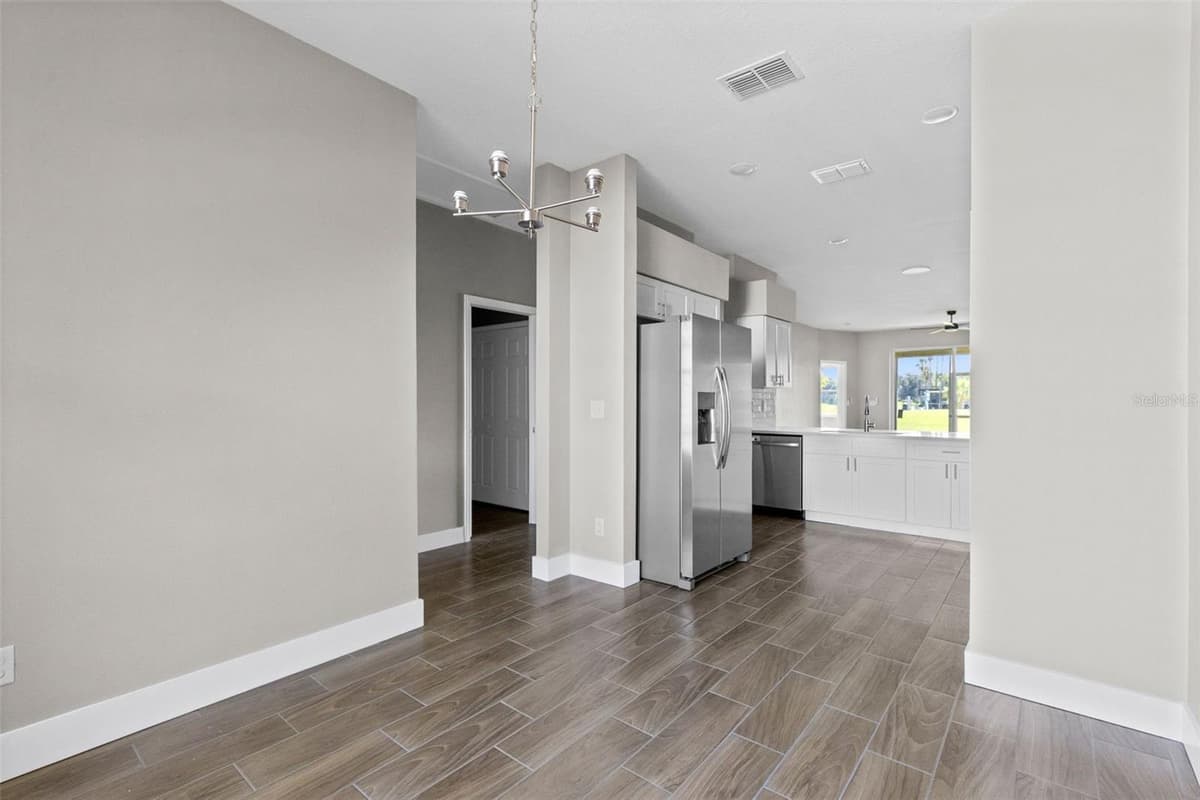 183 CLUB VILLAS LANE — photo 10 of 27