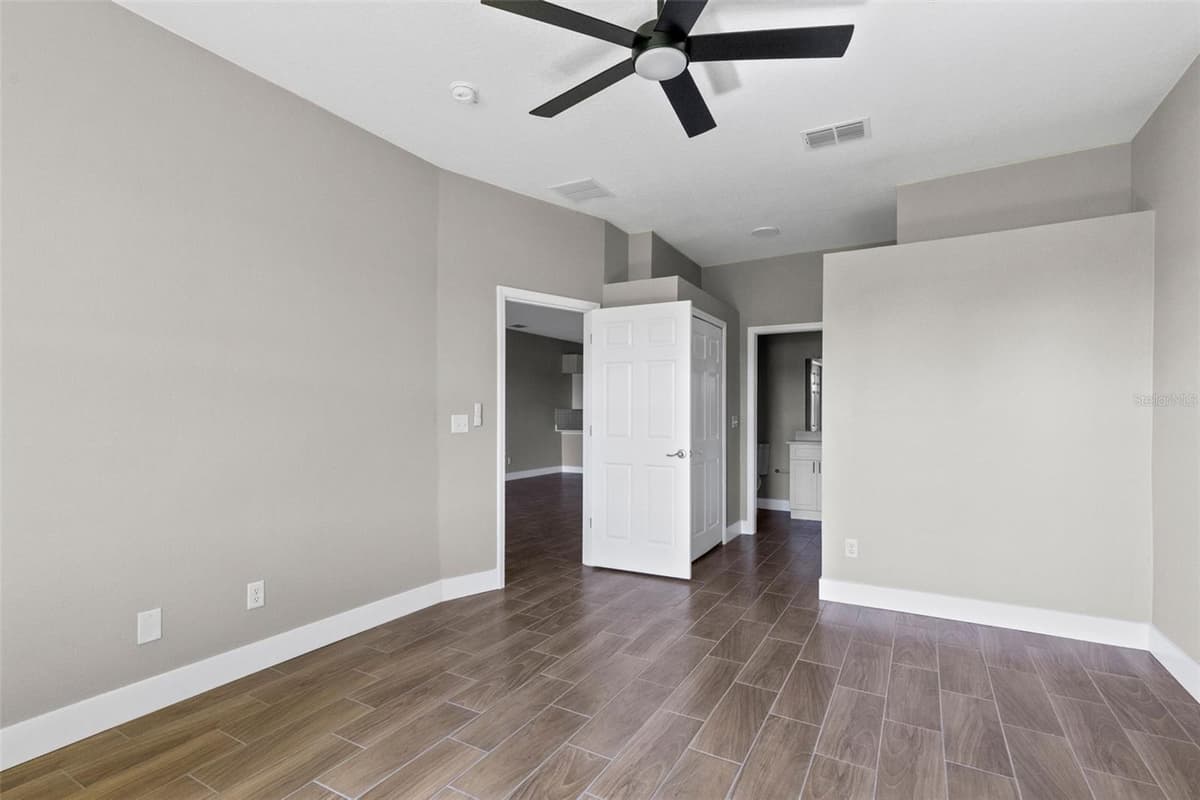 183 CLUB VILLAS LANE — photo 15 of 27
