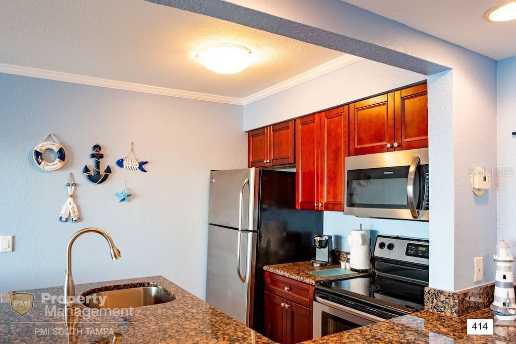 2506 ROCKY POINT DRIVE — photo 16 of 31