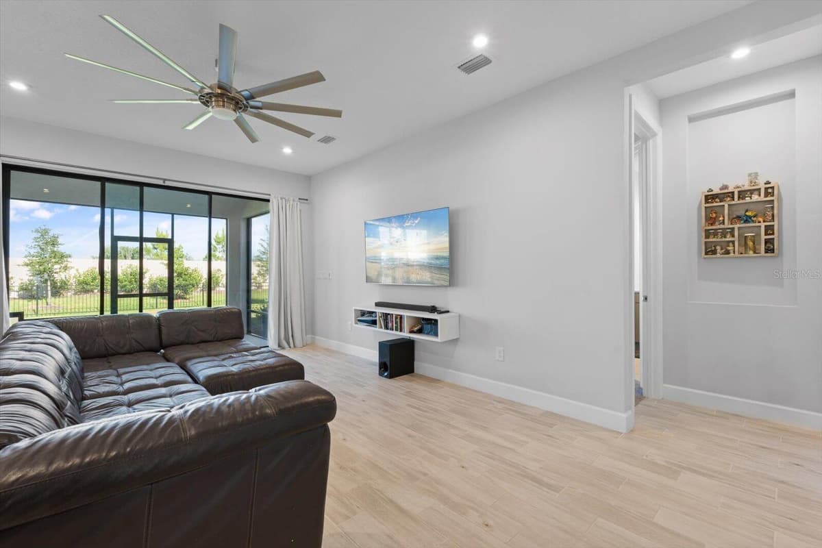 4512 CRESTPOINT WAY — photo 31 of 48