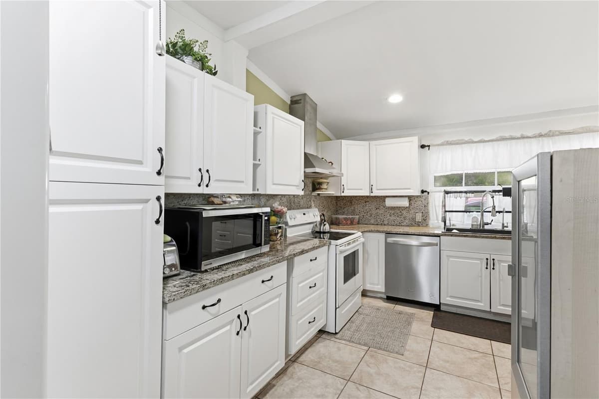 205 TENNESSEE STREET — photo 14 of 23