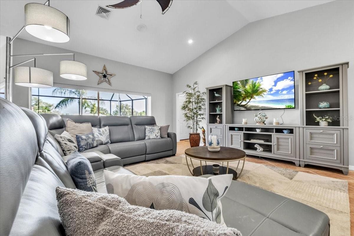 373 EDEN DRIVE — photo 11 of 57
