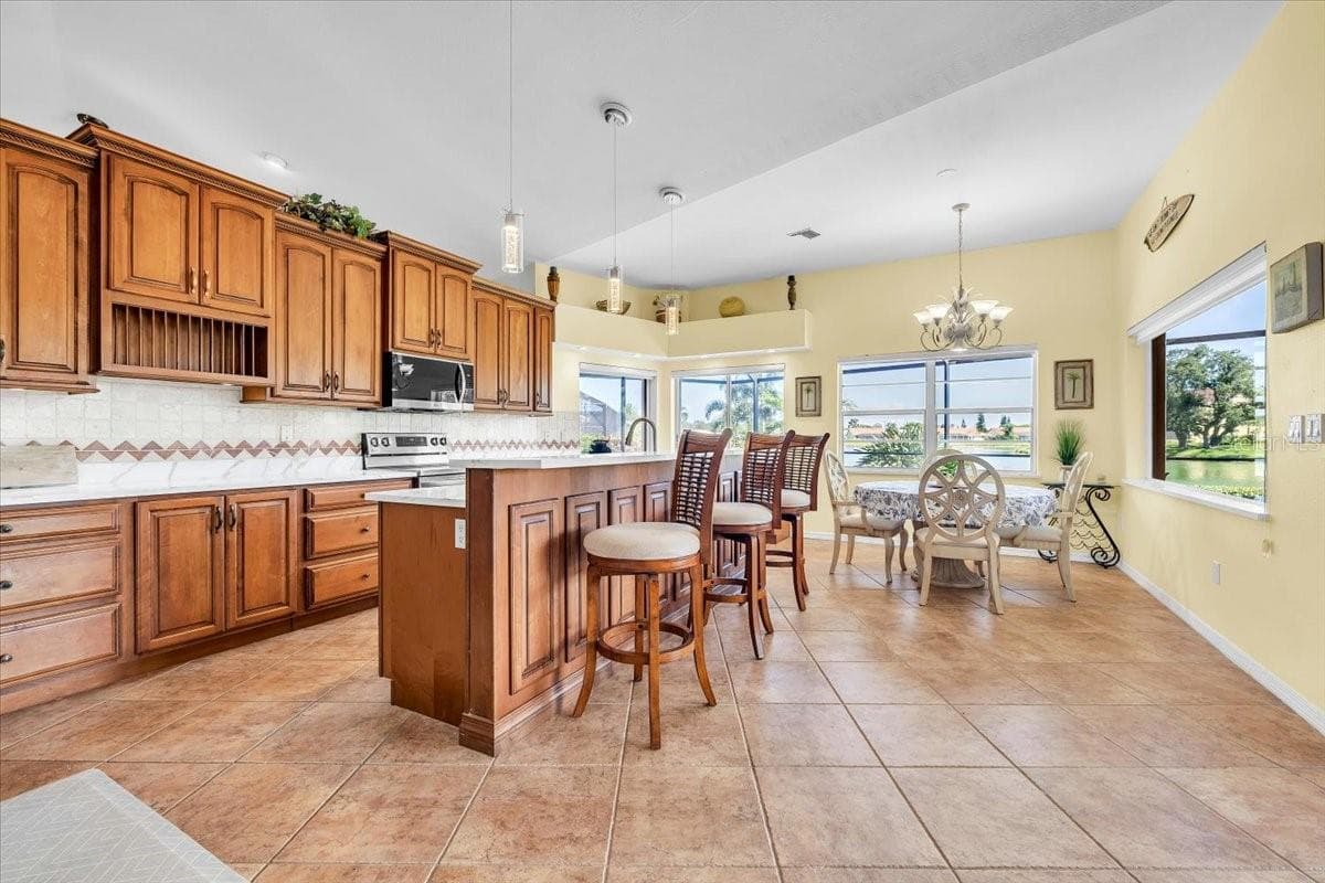 373 EDEN DRIVE — photo 12 of 57