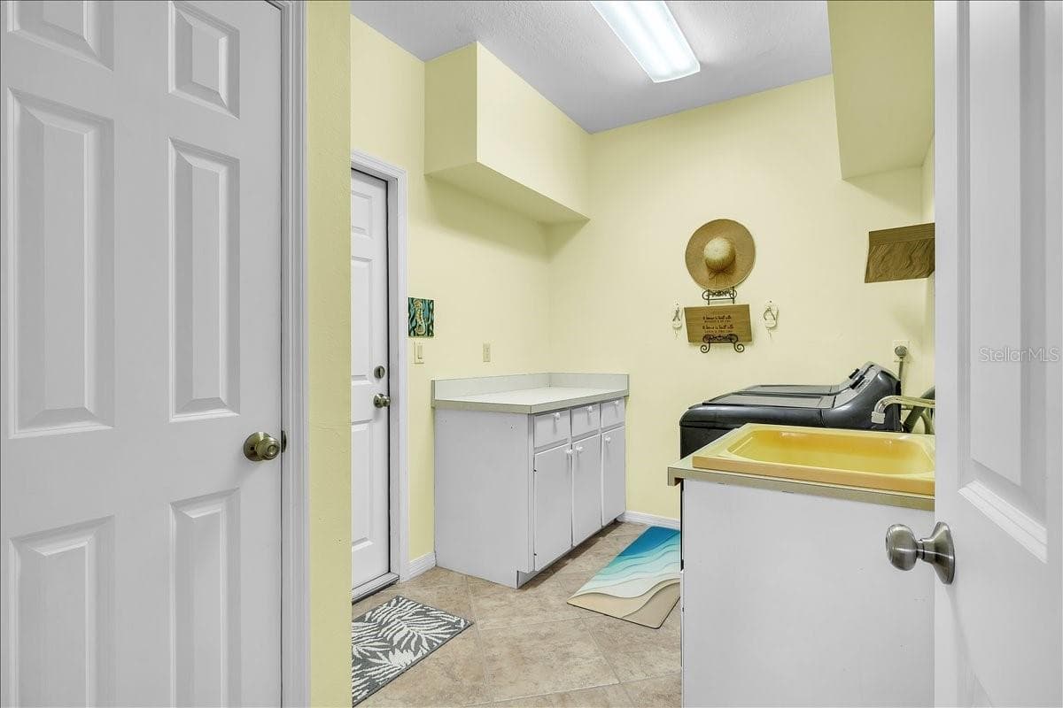 373 EDEN DRIVE — photo 37 of 57