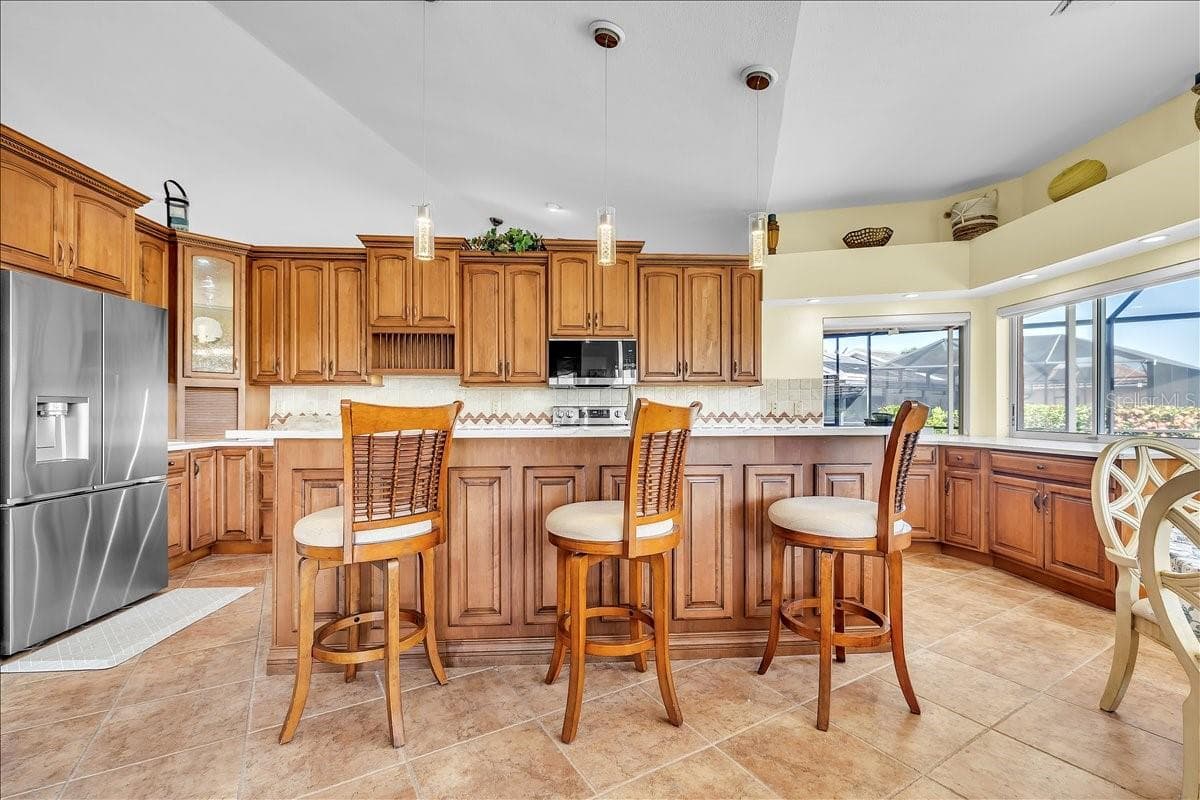 373 EDEN DRIVE — photo 13 of 57