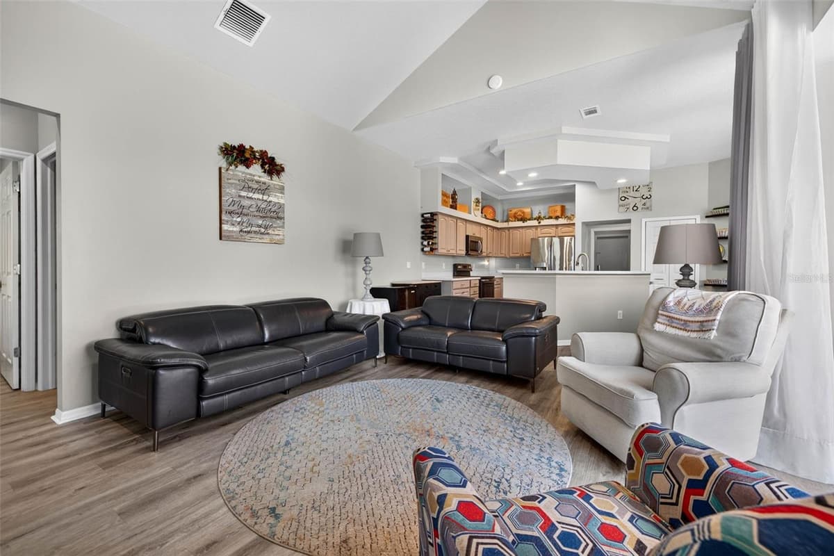 5805 WEDGEFIELD DRIVE — photo 11 of 41