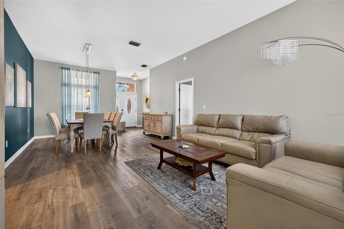 5805 WEDGEFIELD DRIVE — photo 17 of 41