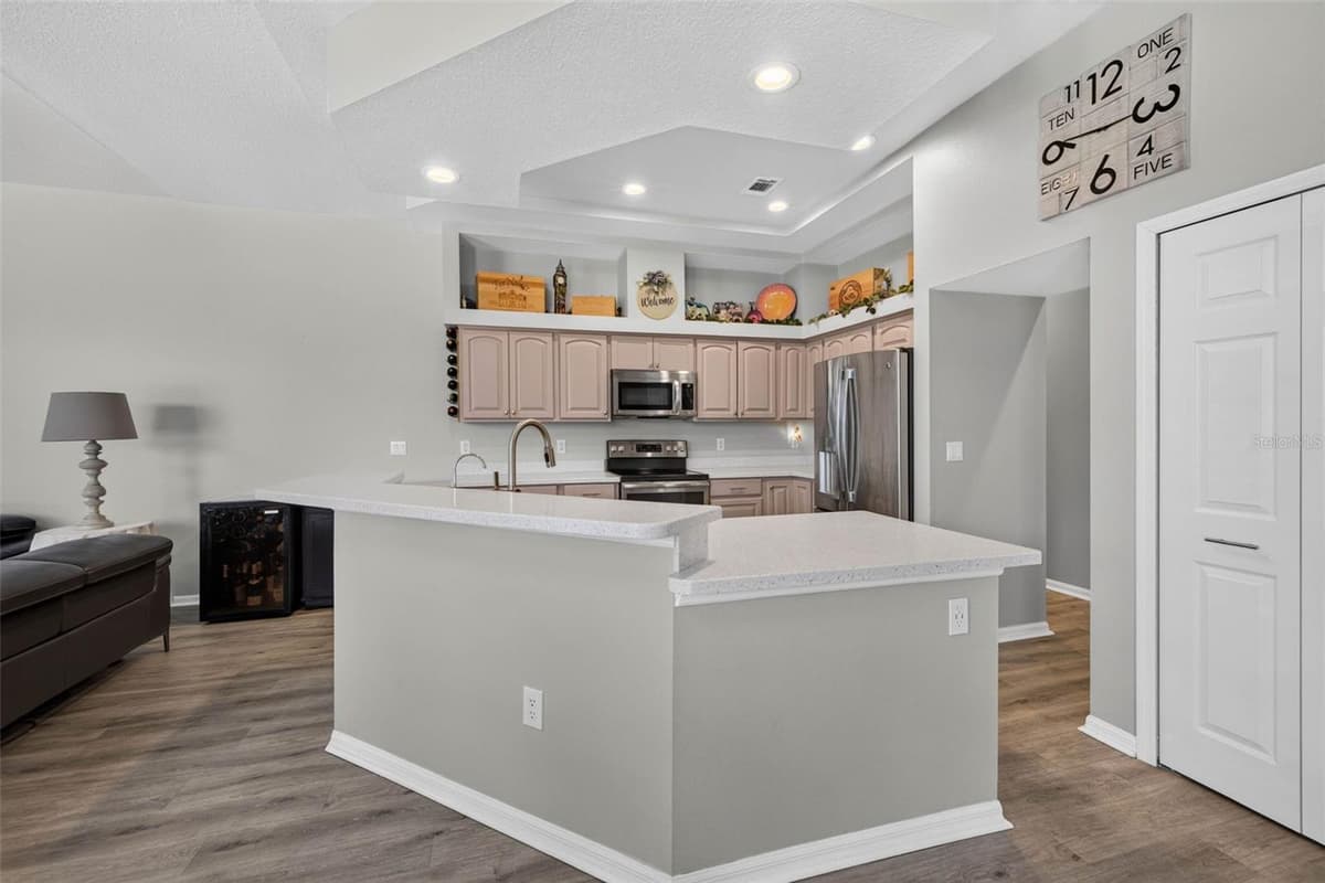 5805 WEDGEFIELD DRIVE — photo 13 of 41