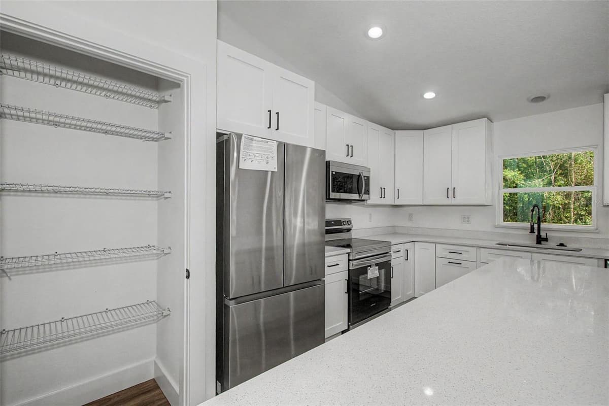 12385 45TH STREET — photo 7 of 26
