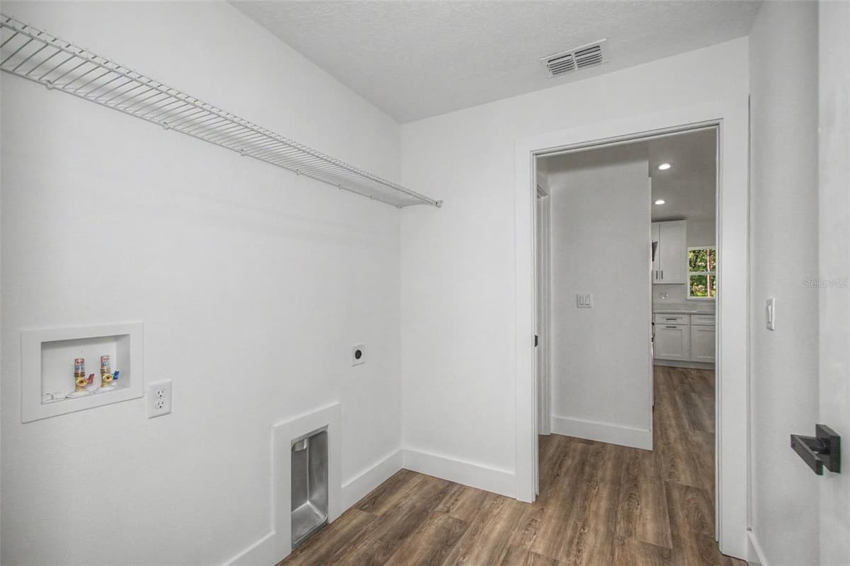 12385 45TH STREET — photo 9 of 26