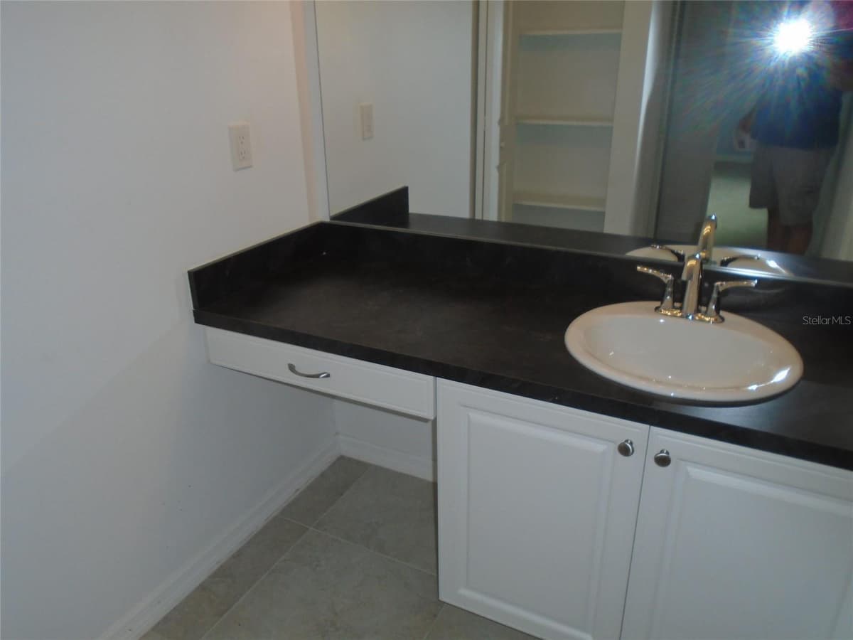 4001 BENEVA ROAD — photo 9 of 16