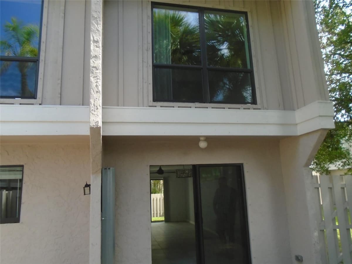 4001 BENEVA ROAD — photo 3 of 16