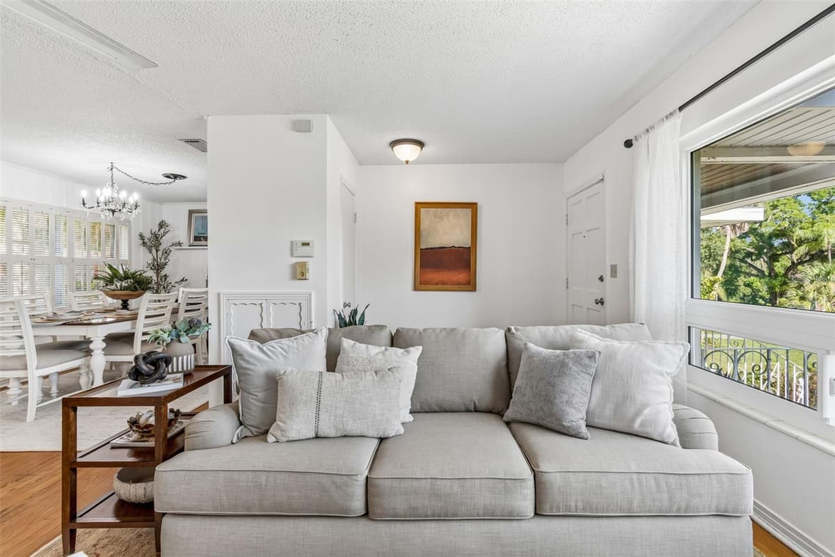 302 DEER PARK AVENUE — photo 9 of 73