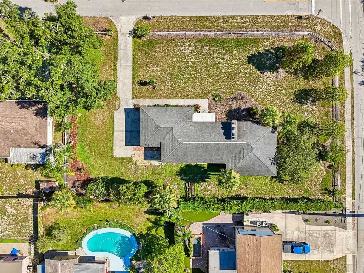 302 DEER PARK AVENUE — photo 39 of 73