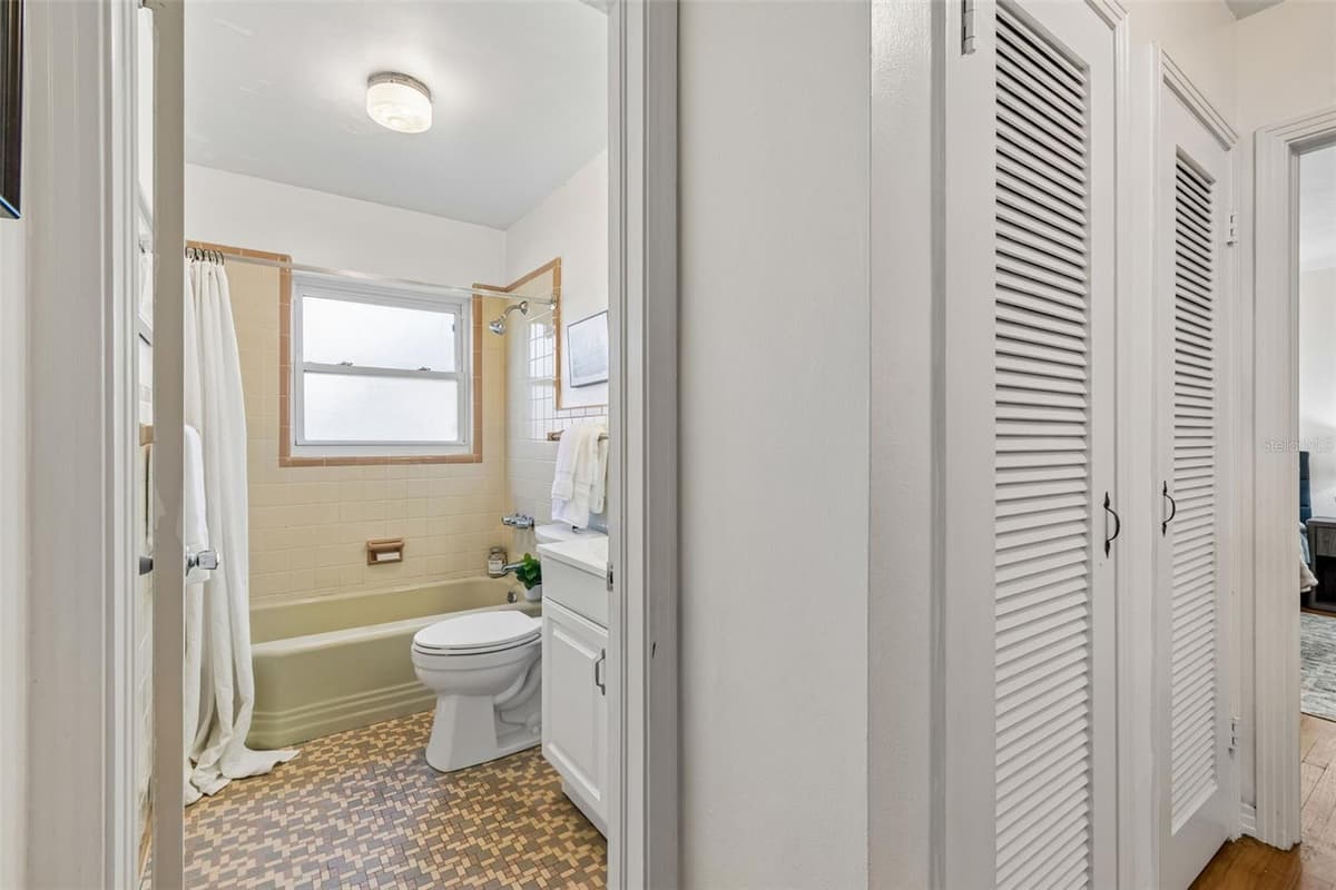 302 DEER PARK AVENUE — photo 22 of 73
