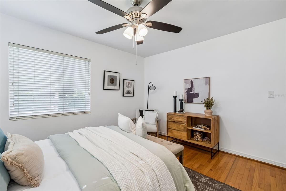 302 DEER PARK AVENUE — photo 32 of 73