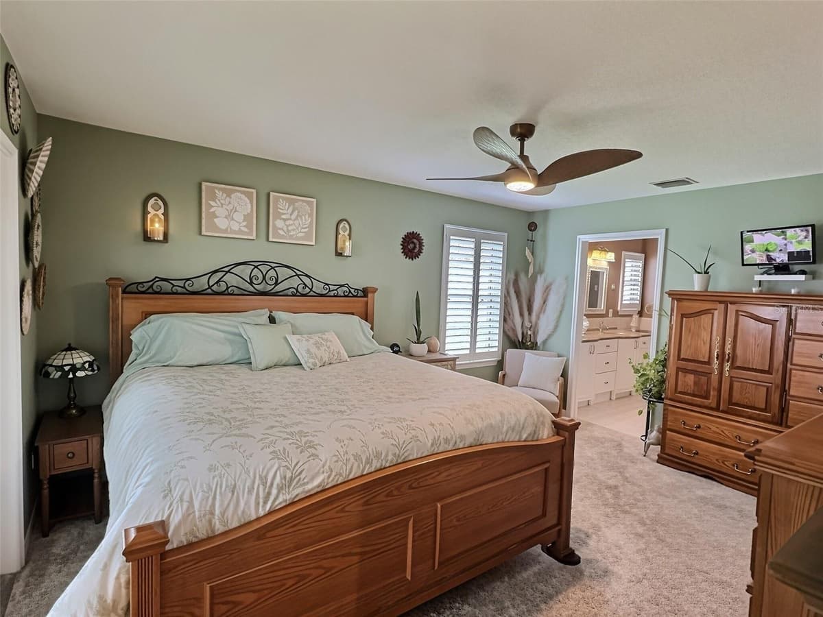 28 FIELDING LANE — photo 17 of 60