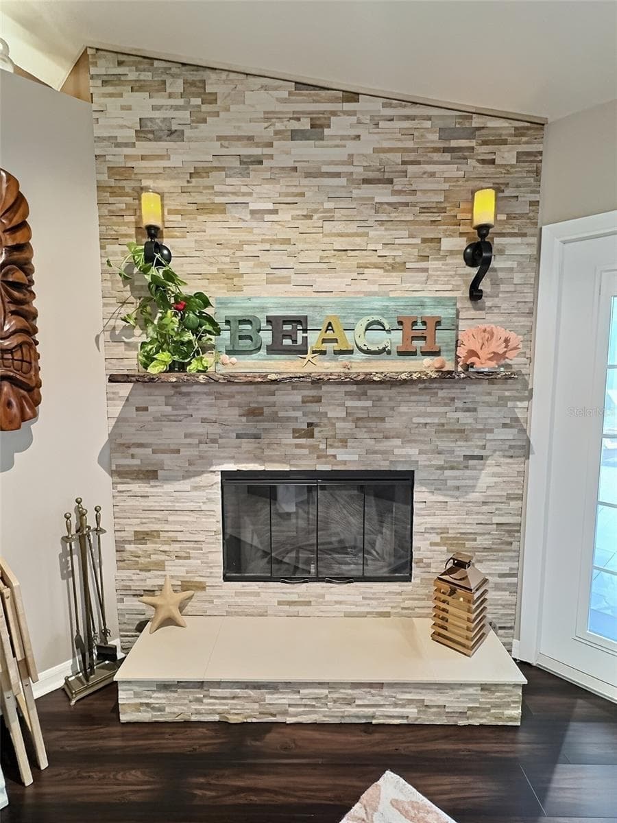 28 FIELDING LANE — photo 10 of 60
