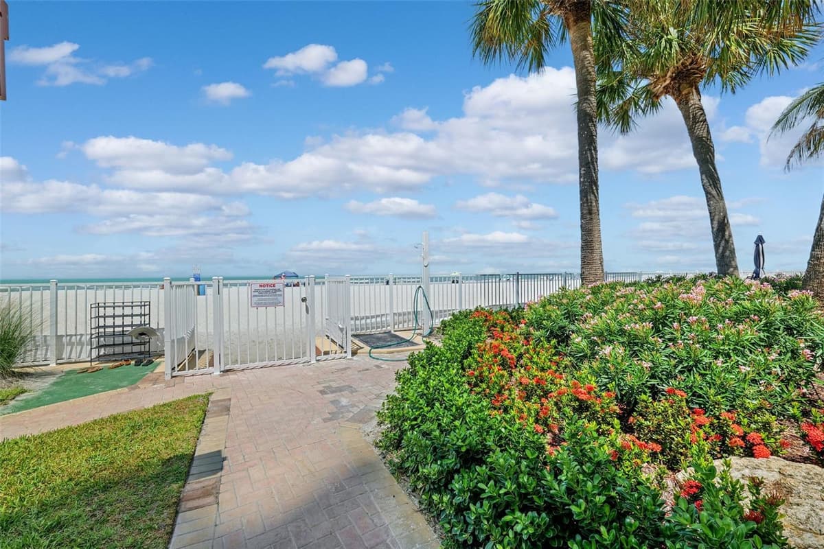 17940 GULF BOULEVARD — photo 37 of 61