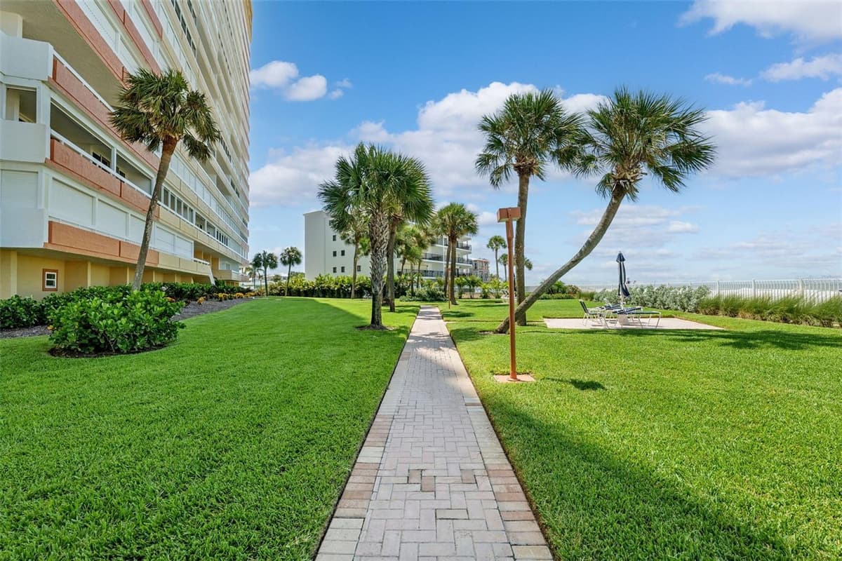 17940 GULF BOULEVARD — photo 38 of 61