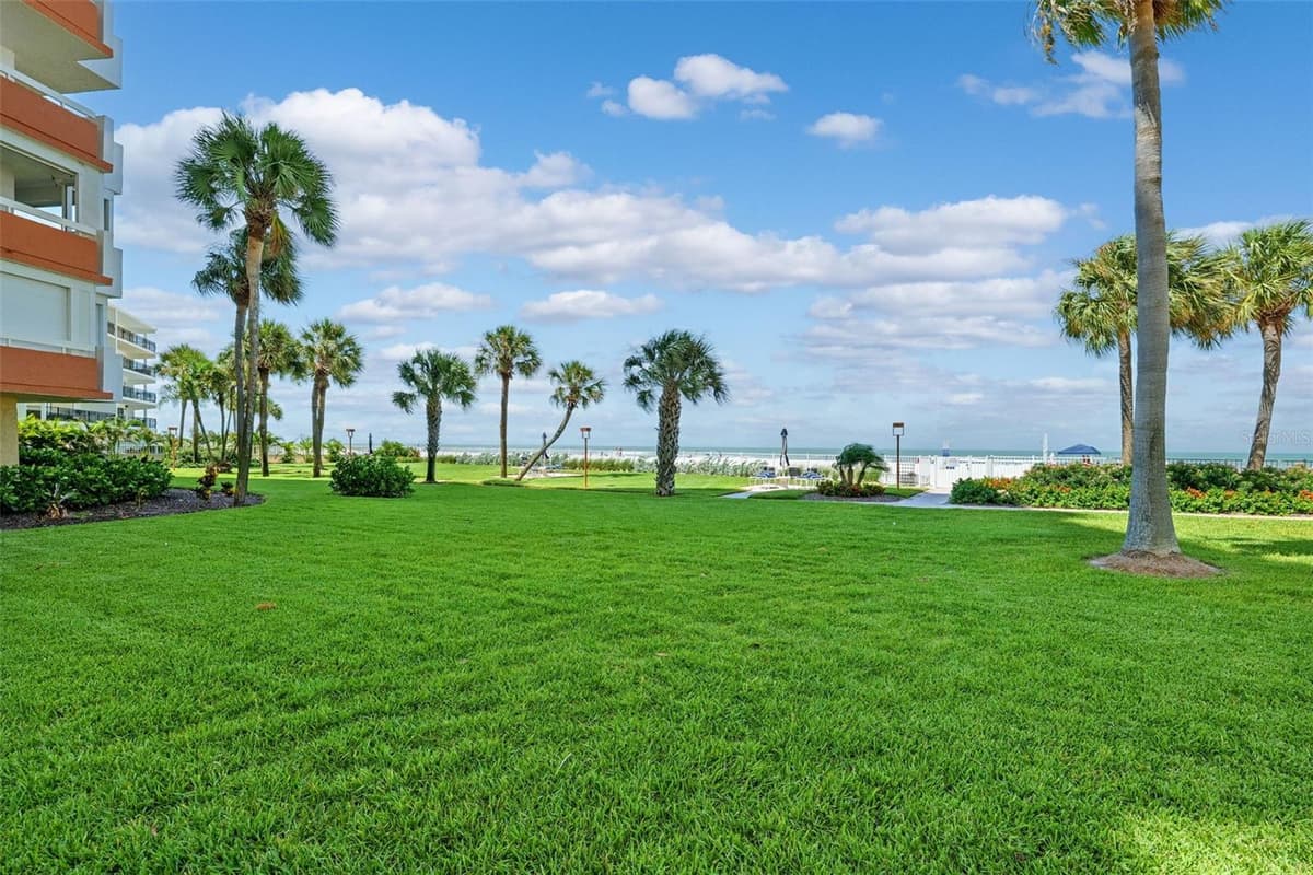 17940 GULF BOULEVARD — photo 34 of 61