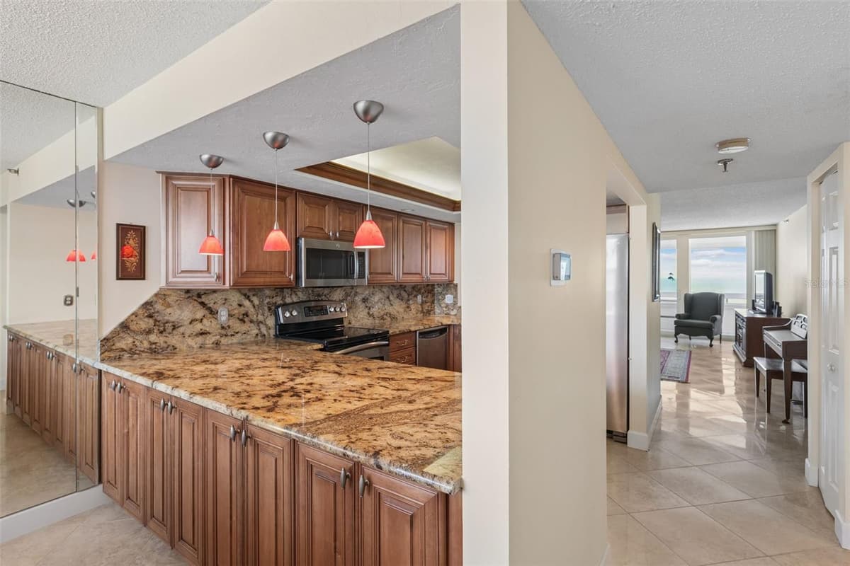 17940 GULF BOULEVARD — photo 15 of 61