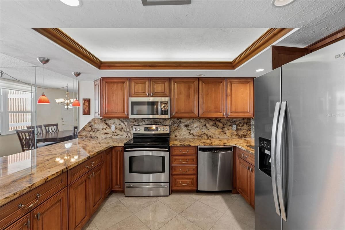 17940 GULF BOULEVARD — photo 13 of 61