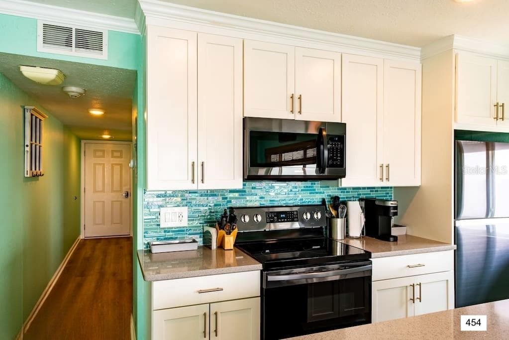 2506 ROCKY POINT DRIVE — photo 6 of 28