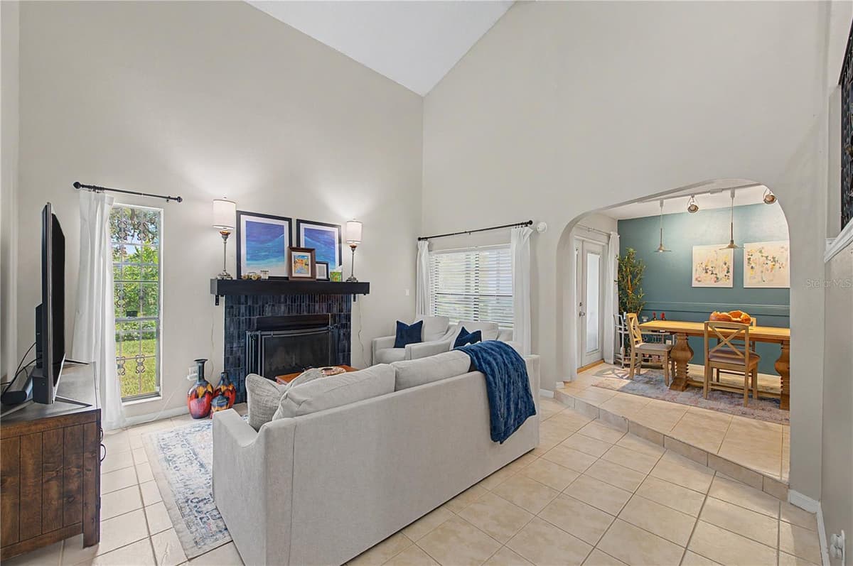 13302 ARENA PLACE — photo 4 of 28
