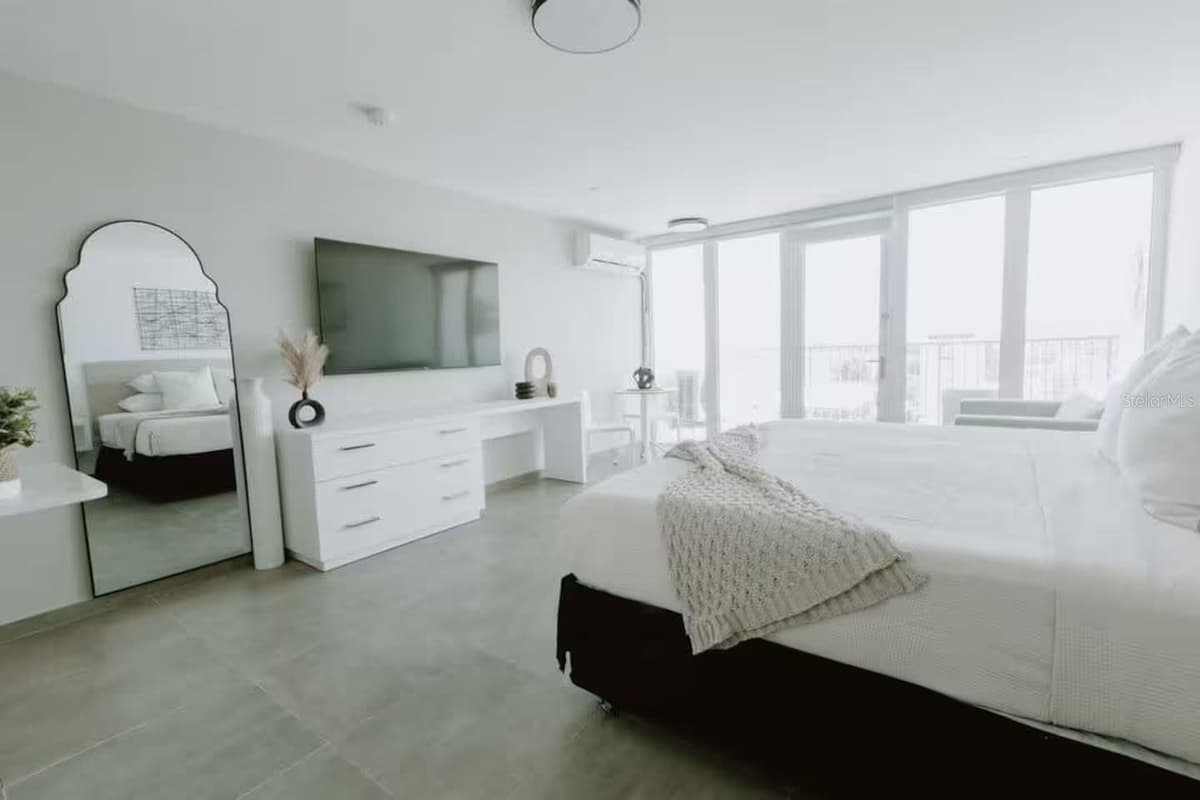 6165 AV. ISLA VERDE — photo 6 of 15