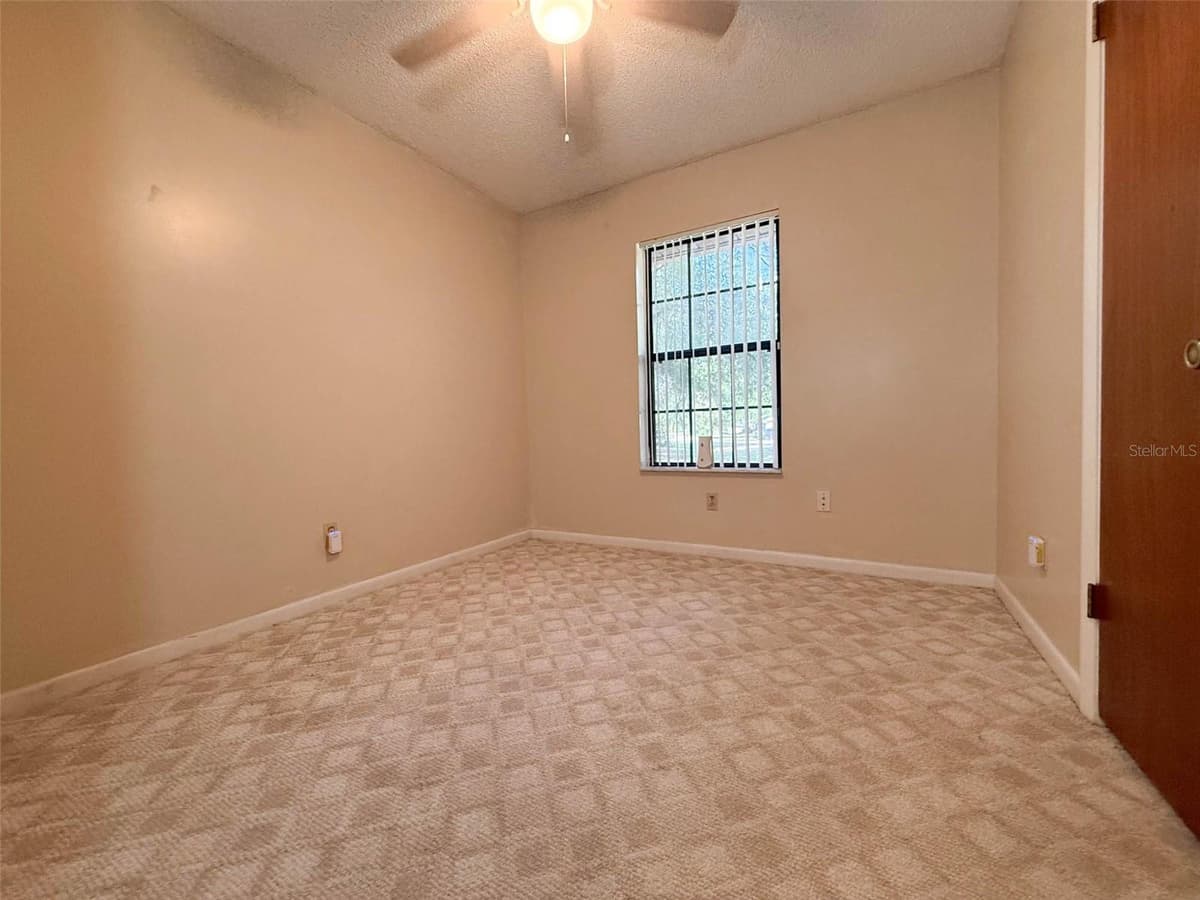 620 GLENDALE STREET — photo 9 of 28