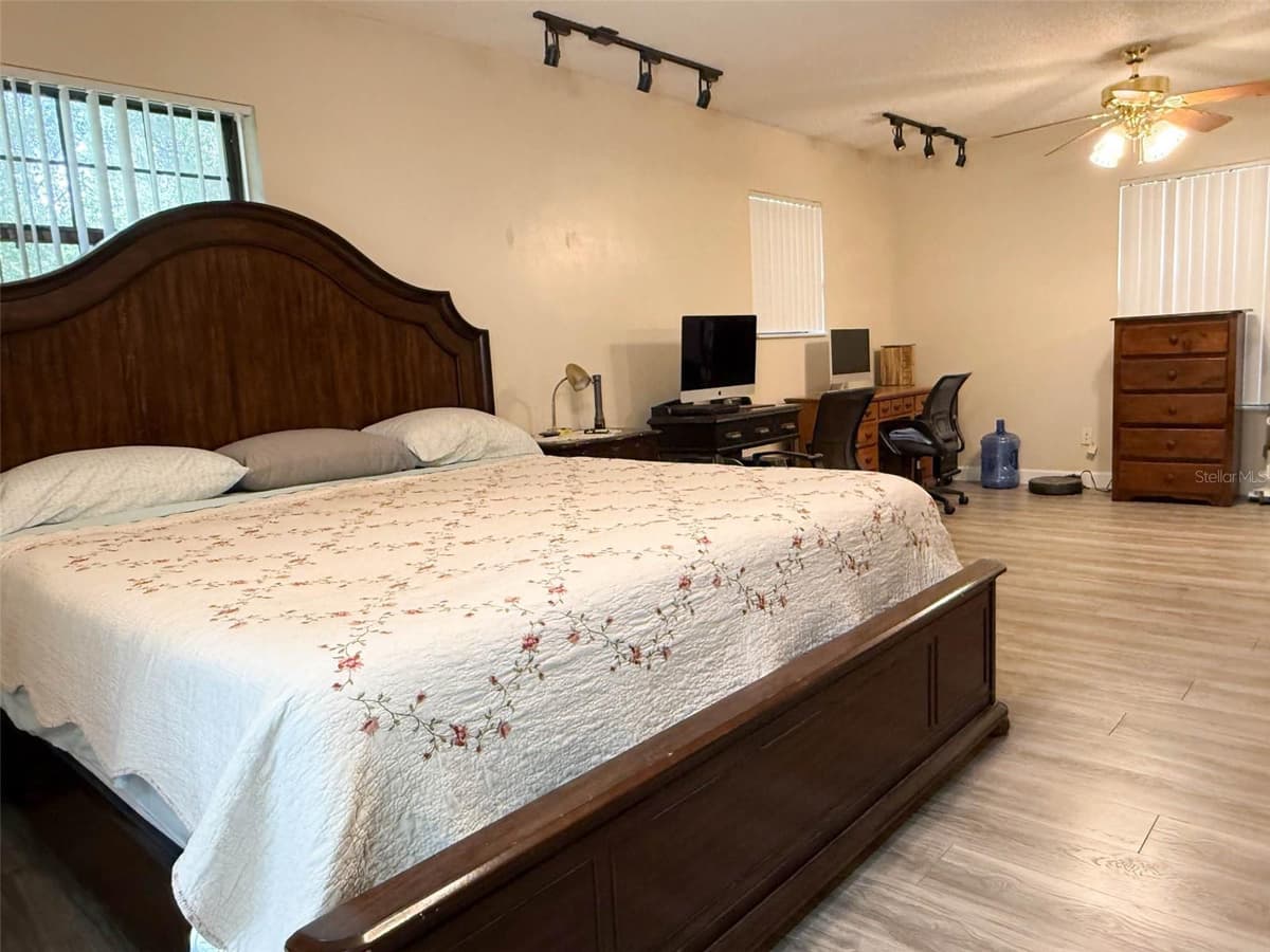 620 GLENDALE STREET — photo 14 of 28
