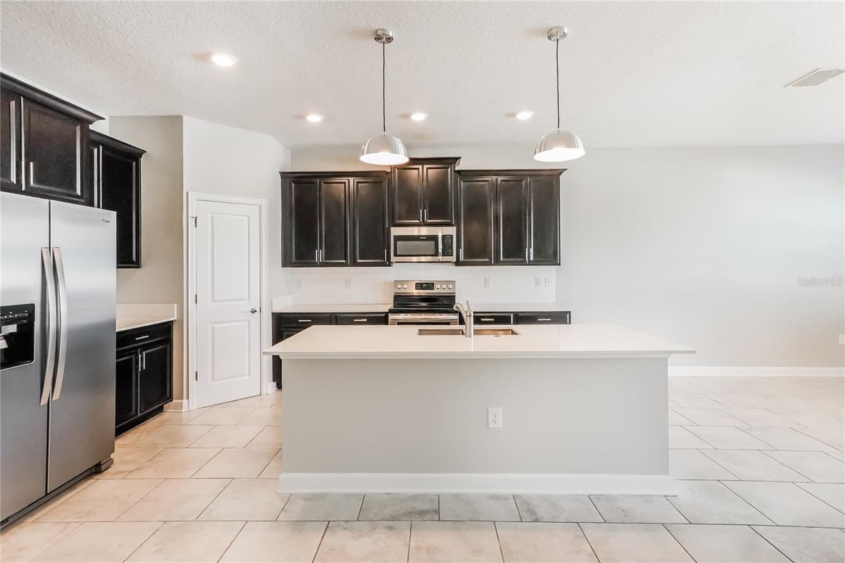 2344 CRESCENT MOON STREET — photo 4 of 15