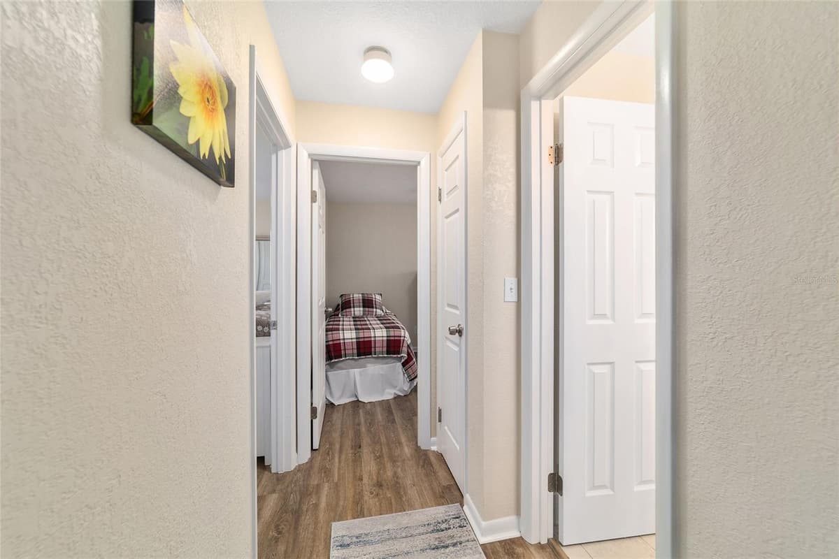 21529 HONEYSUCKLE STREET — photo 22 of 49