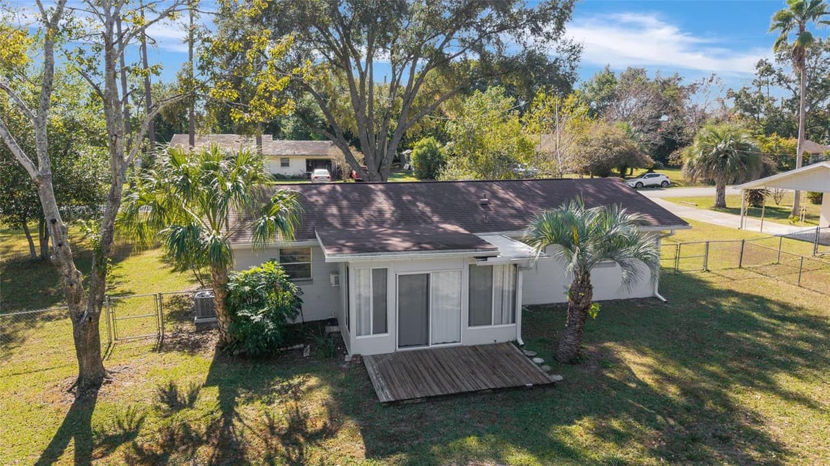 21529 HONEYSUCKLE STREET — photo 41 of 49