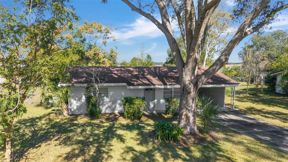 21529 HONEYSUCKLE STREET — photo 4 of 49