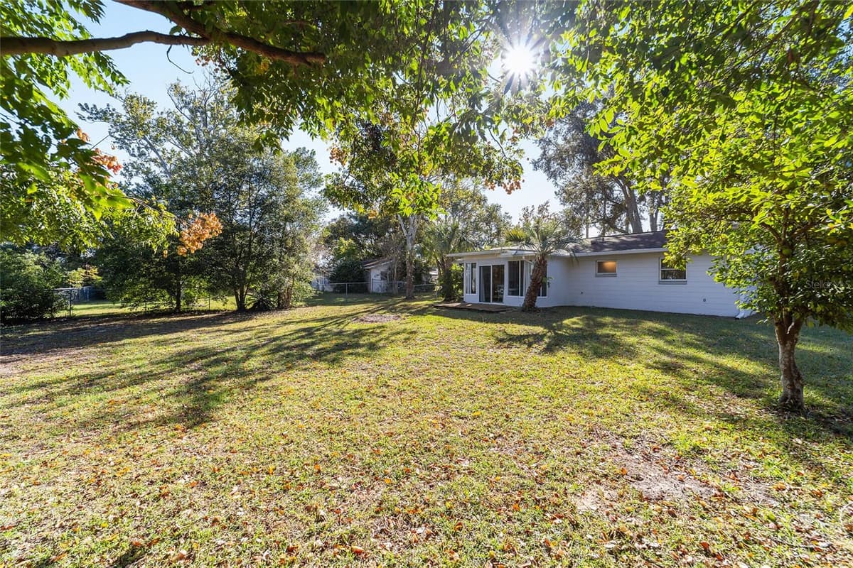 21529 HONEYSUCKLE STREET — photo 37 of 49