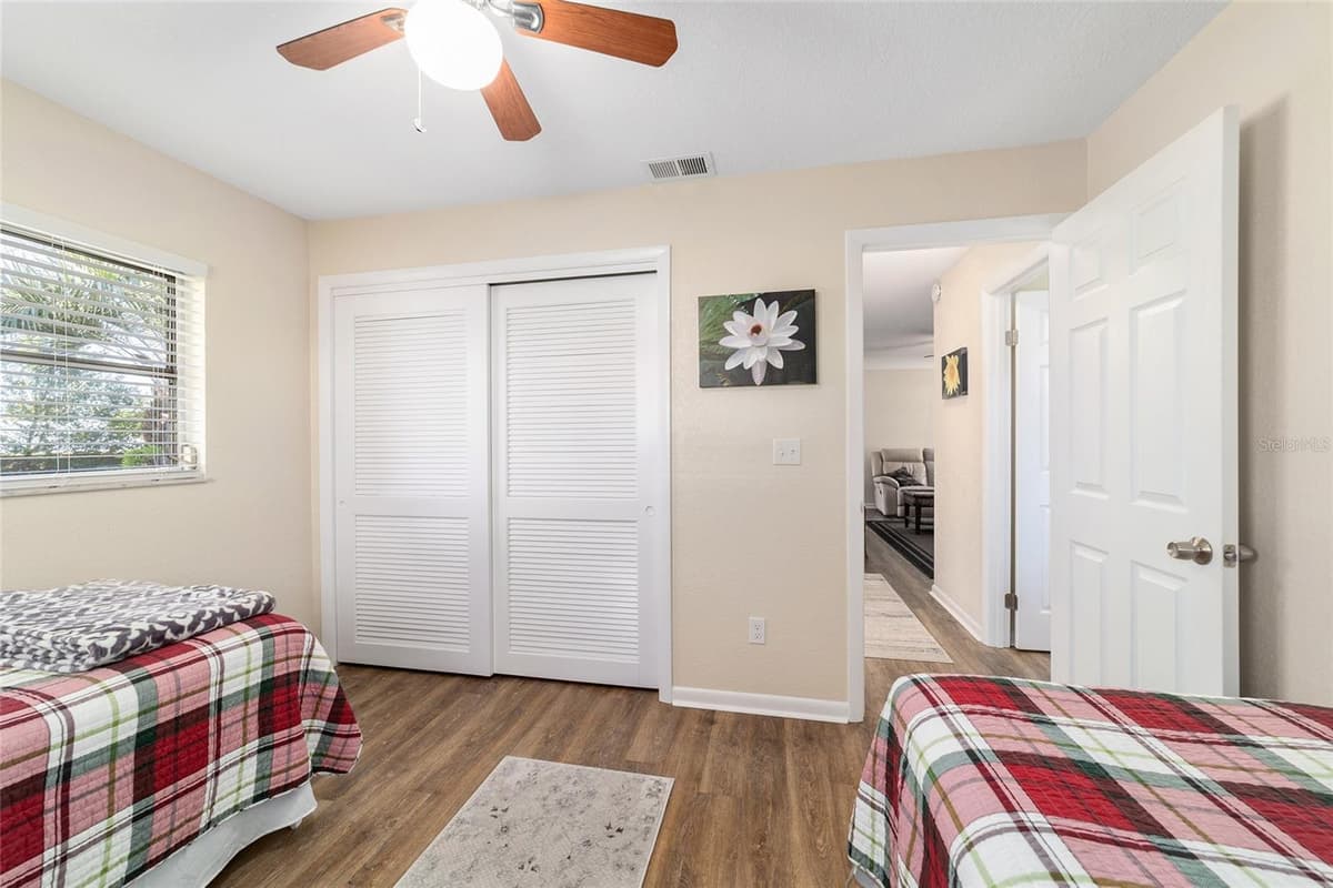 21529 HONEYSUCKLE STREET — photo 26 of 49