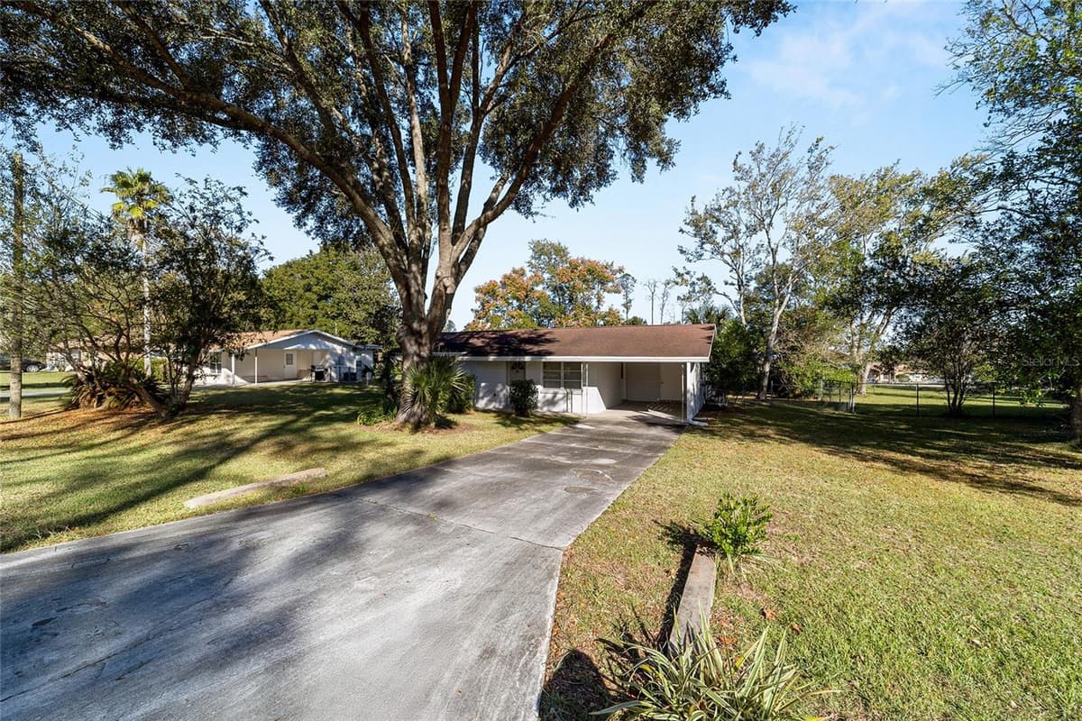 21529 HONEYSUCKLE STREET — photo 10 of 49