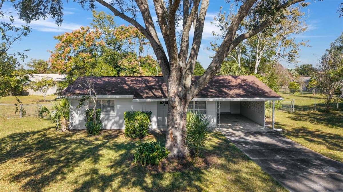 21529 HONEYSUCKLE STREET — photo 5 of 49