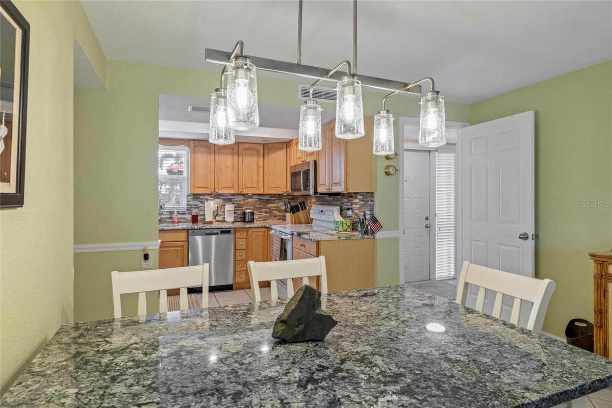 311 GARVIN STREET — photo 6 of 37