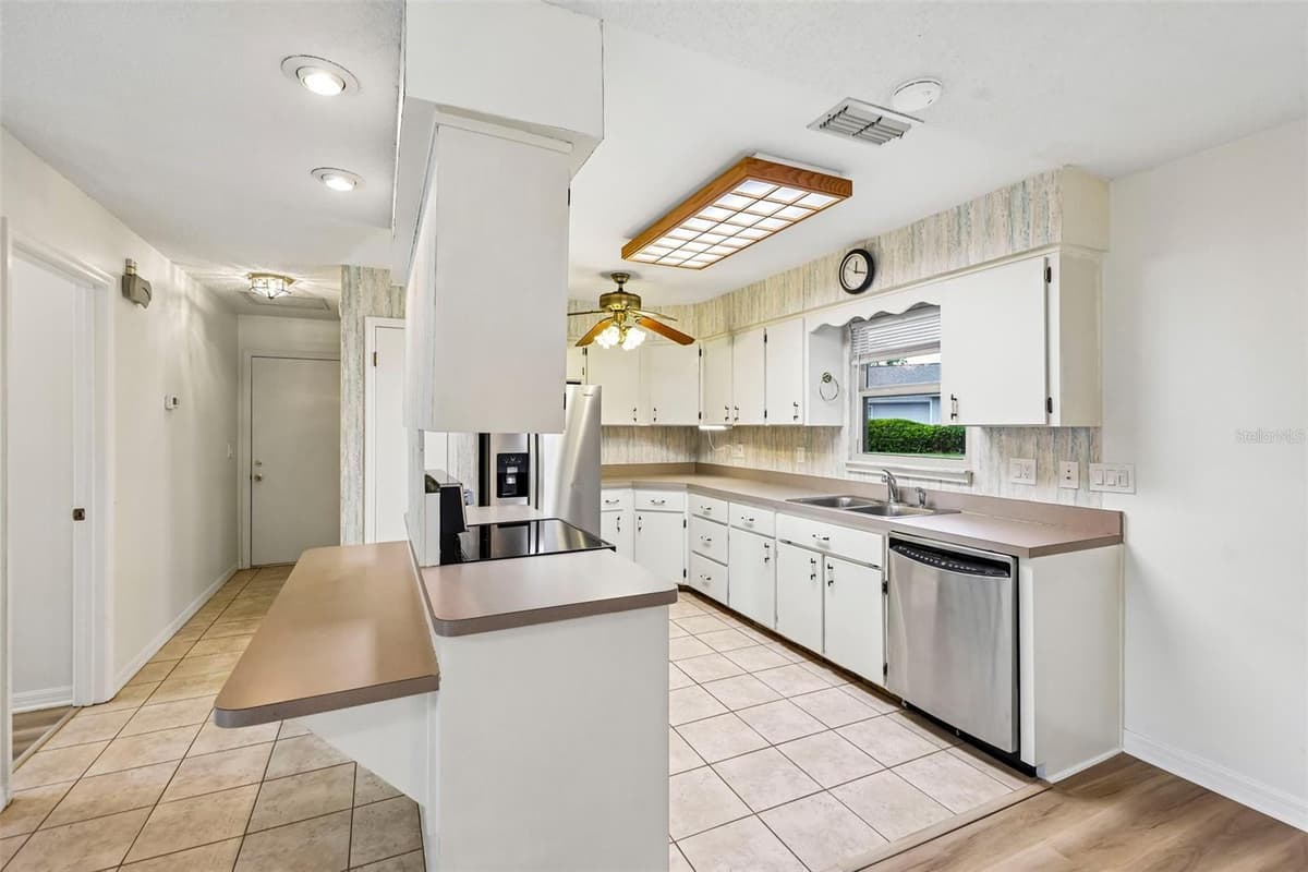 70 STONE HAVEN COURT — photo 14 of 45