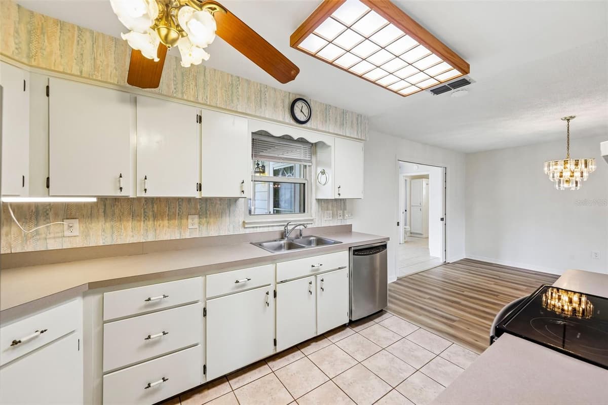 70 STONE HAVEN COURT — photo 17 of 45